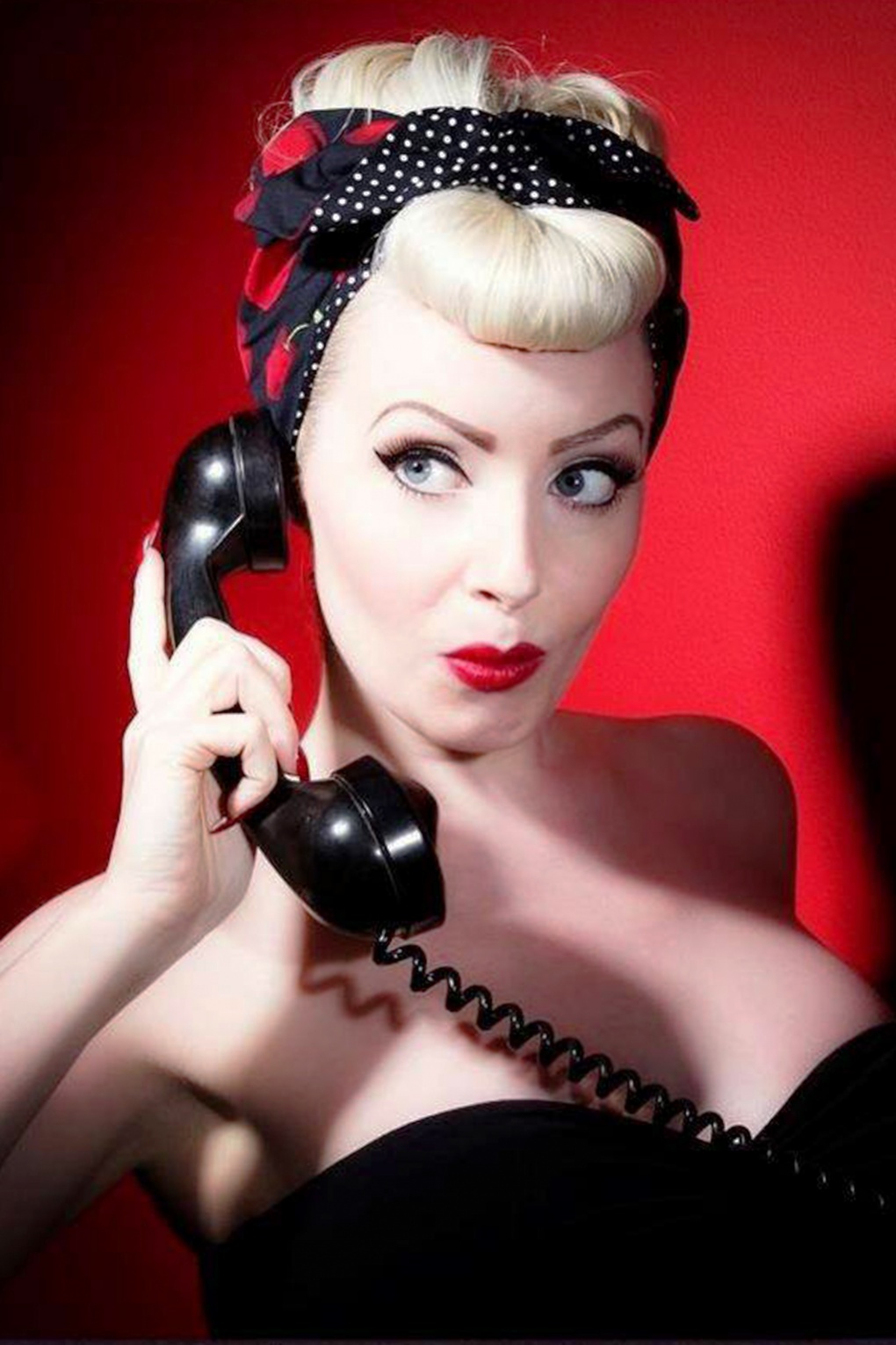 Accessoires pour femme années 50 - Accessoires rockabilly - Noir - Avec  écharpe en mousseline - Œil de chat - Lunettes polka à pois bandana -  Cravate - Boucles d'oreilles pour les années 60 : : Mode