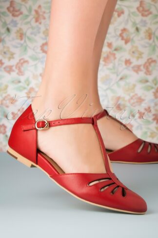 50s Singapore T-Strap Flats in Red