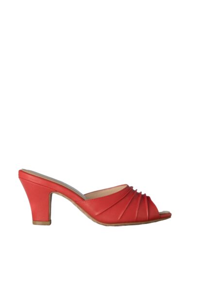 Ava Solemate Slip on Mules in Rot