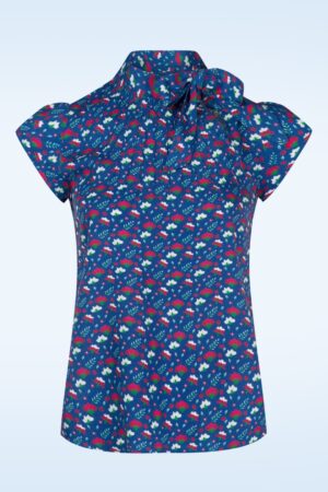 Anna Fleur Top in Blau und Multi.