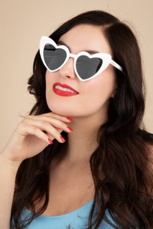 Cat Eye Heart Shades in Weiß