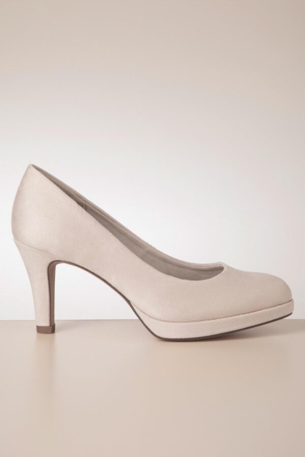 Bernice Pumps in Ecru.