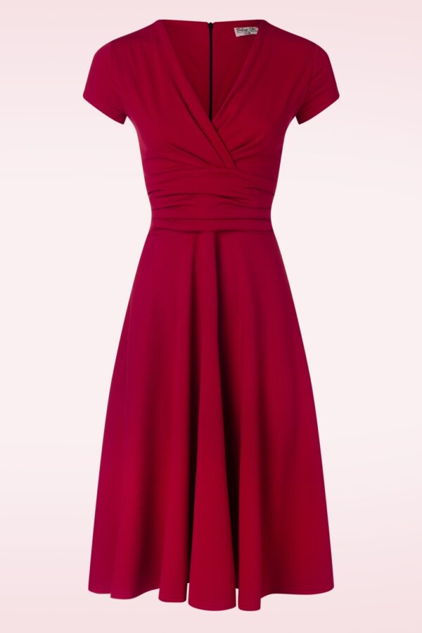 Esmeralda Swing Kleid in Lippenstiftrot.