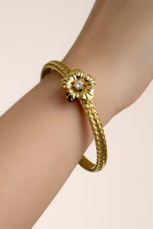 Flower Armband in Gold.