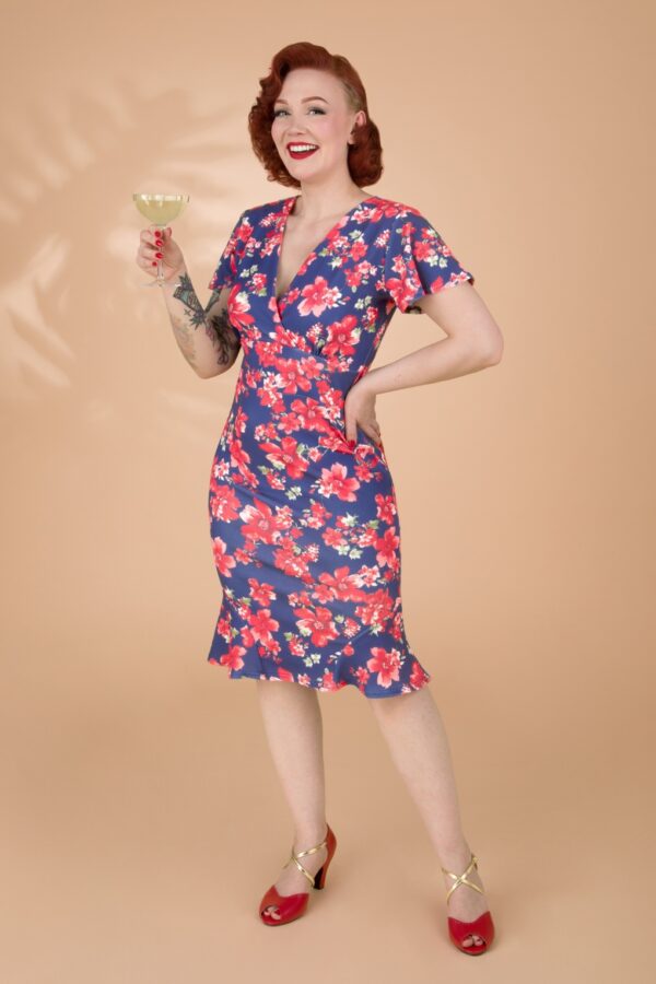 Katie Blumen Bleistiftkleid in Marine und Rot
