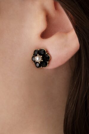 Kleine Jet Flower Ohrstecker in Schwarz