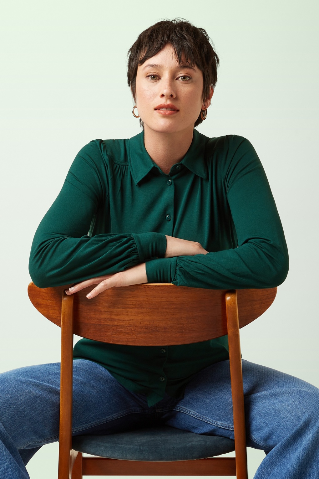 Carina EcoVero Bluse in Botanical Green.