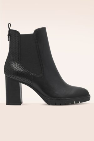 Ruthie Snake Print Ankle Booties in Schwarz