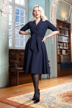 Das Emma Swing Kleid in Marineblau
