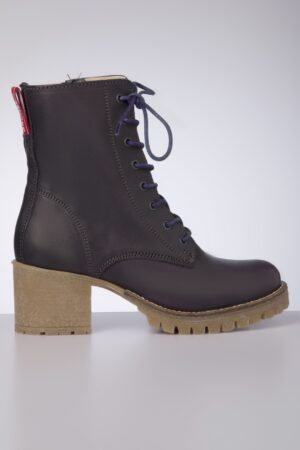 Nilla Stiefel in Emporium Lila