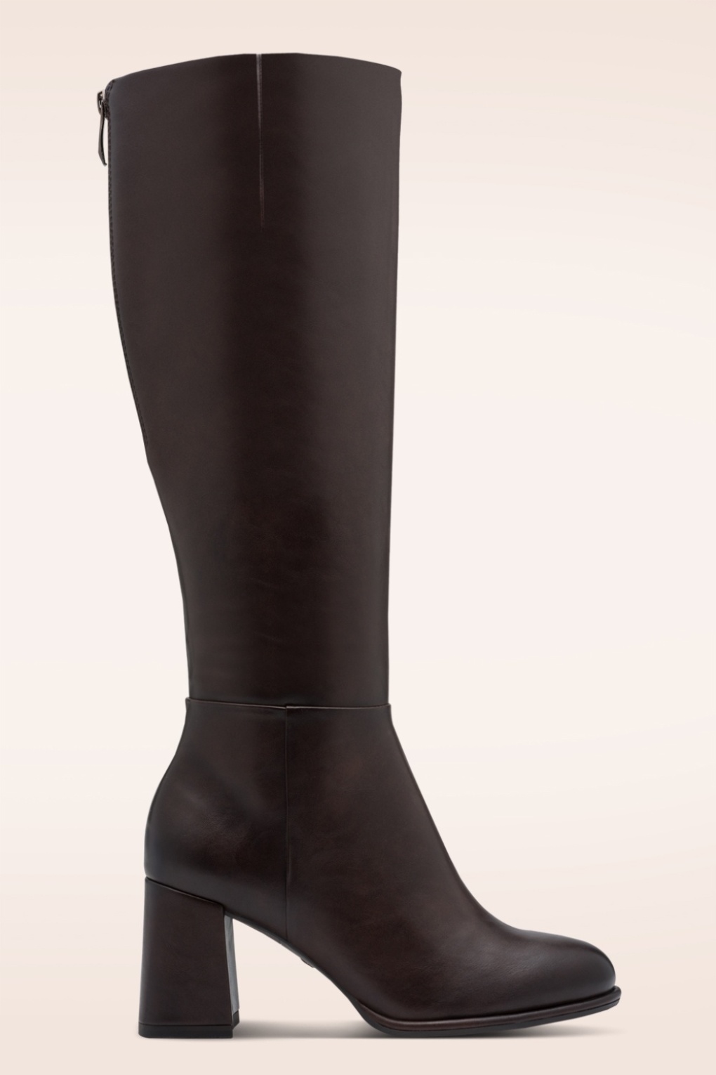 Ines Stiefel in Braun