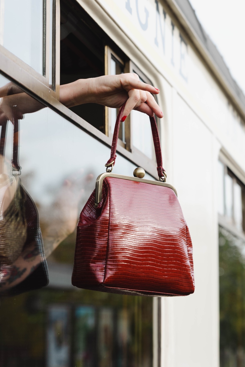 Doris Handtasche in Dunkelrot