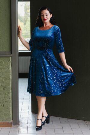 Exklusiv bei Topvintage ~ Adriana Zodiac Signs Swingkleid in Marineblau