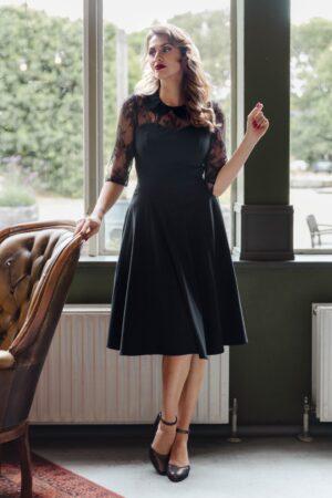 Exklusiv bei Topvintage ~ Ella Lace Swingkleid in Schwarz