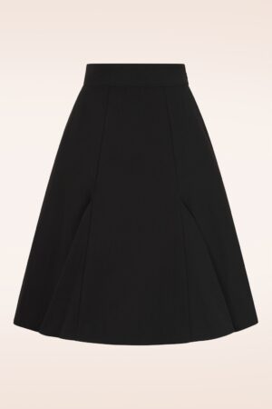 Eliana Swingrock in Schwarz