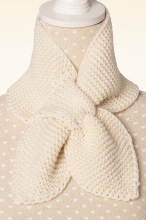 Fru Fru Strickschal in Creme
