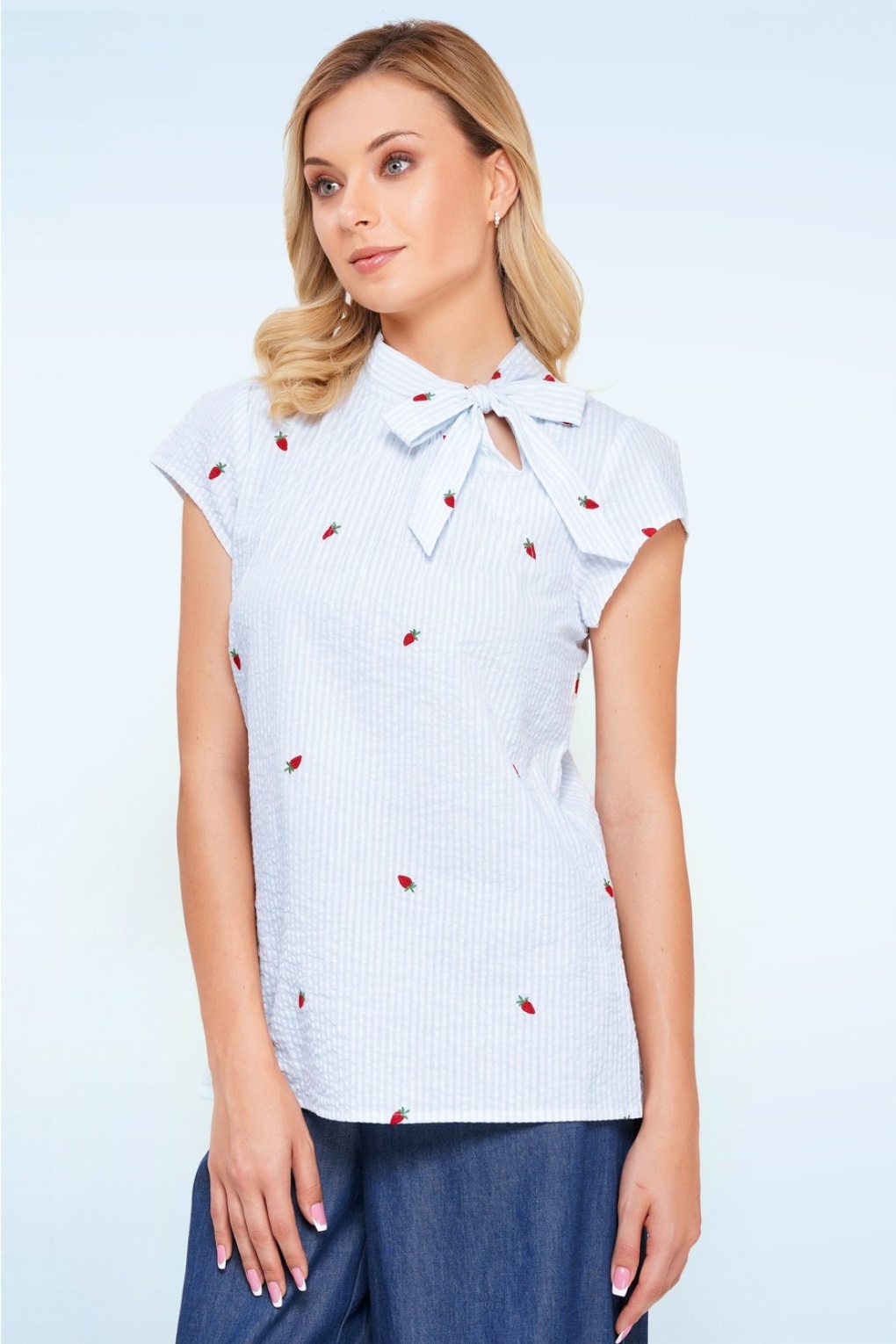 Anna Strawberry Gestreifte Bluse in Hellblau und Weiß