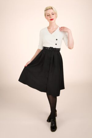 Contrast Button Swing Kleid in Schwarz und Off White