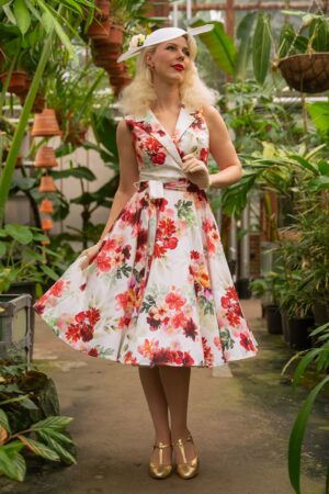 Adelyn Floral Swing Kleid in Weiß und Multi