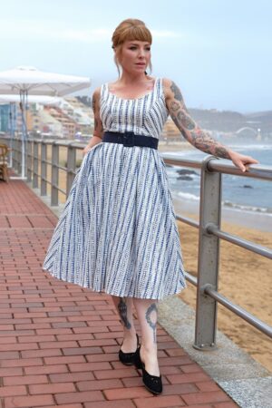 Arden Lee Striped Swing Kleid in Marineblau und Weiß