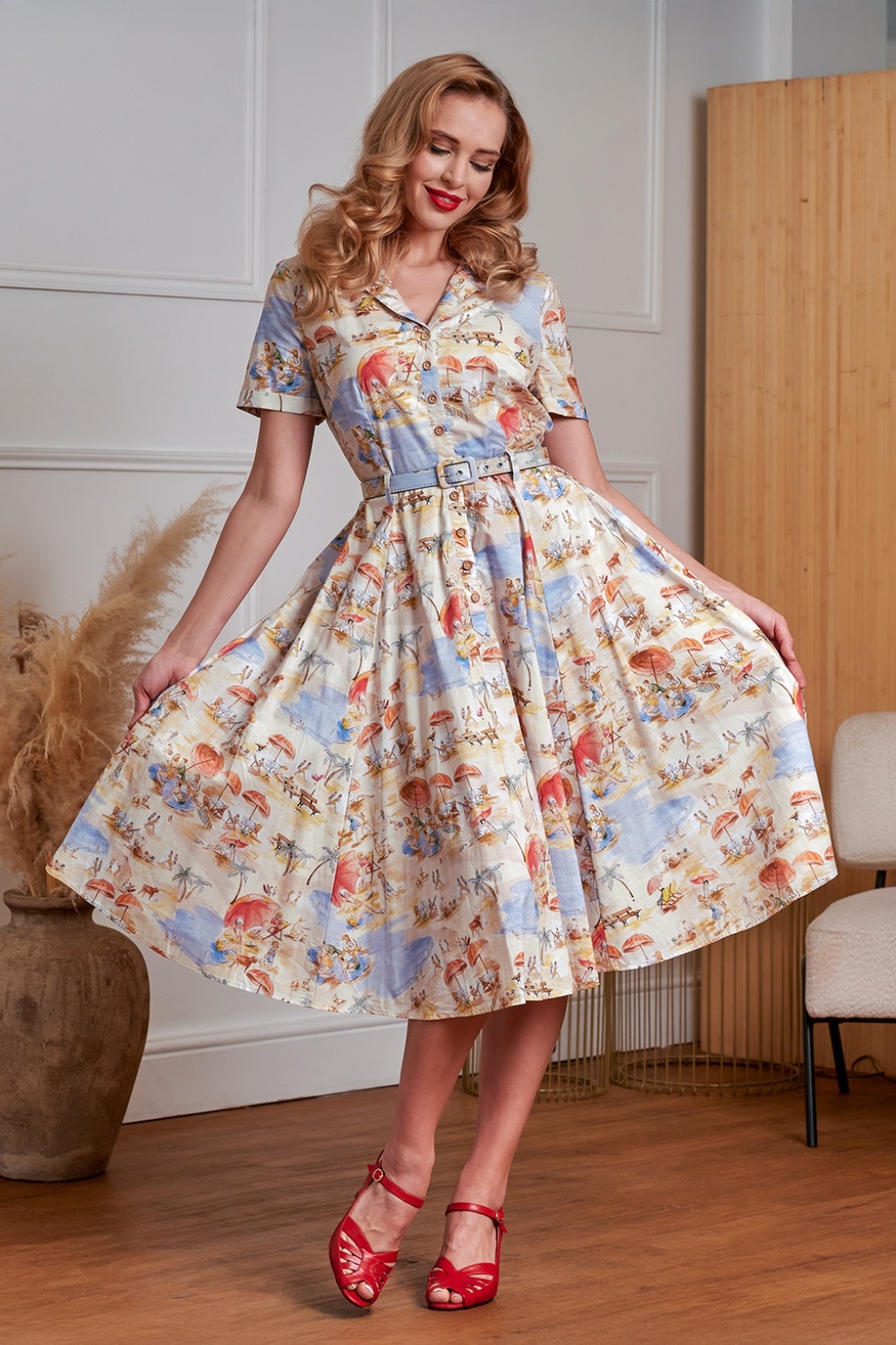 Bella Retro Beach Swingkleid in Creme/mehrfarbig