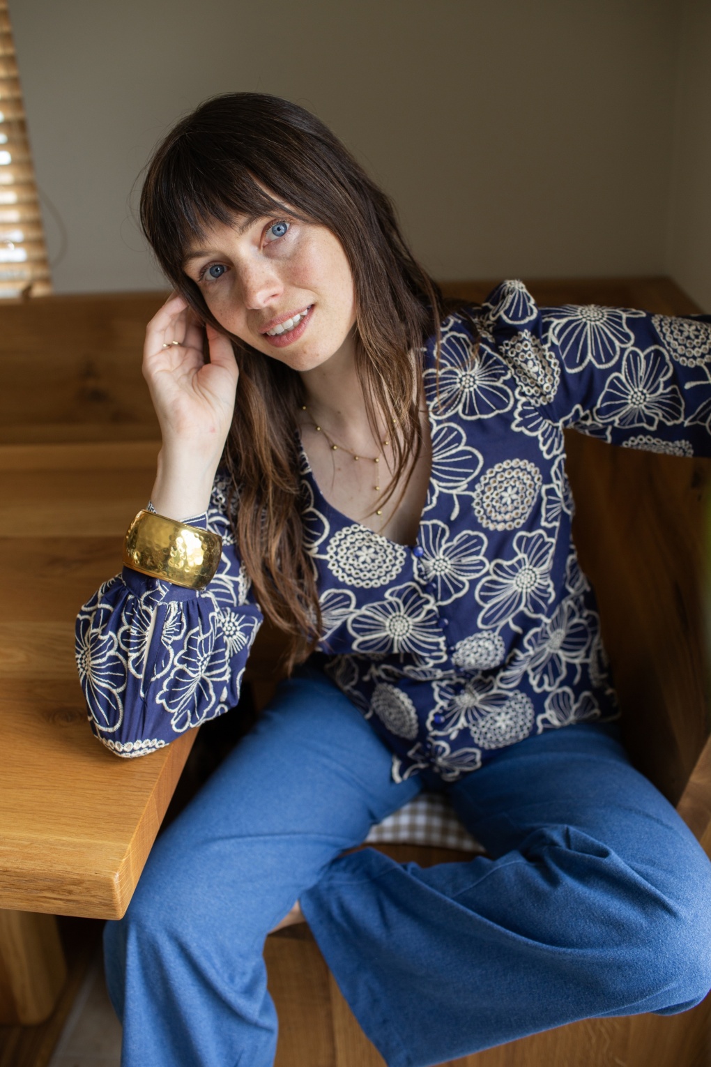 Celia Calina Bestickte Baumwollbluse in Dunkelblau