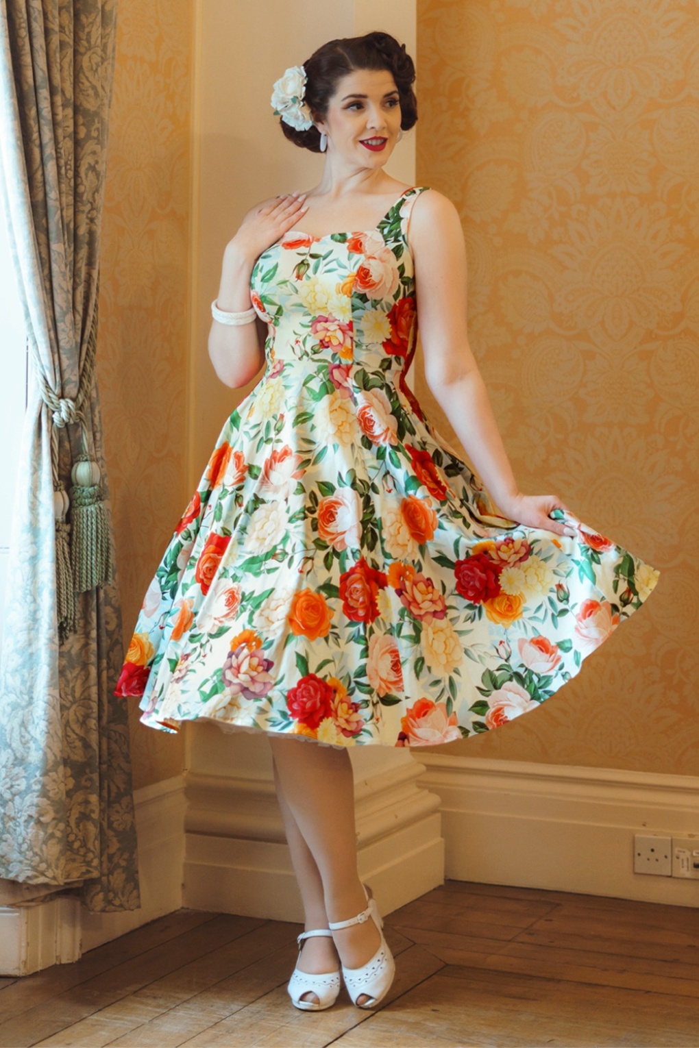 Golden Peony Swingkleid in Buttergelb/mehrfarbig