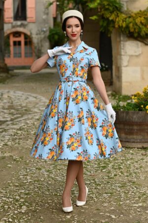 Hallie Floral Swing Kleid in Hellblau und Orange