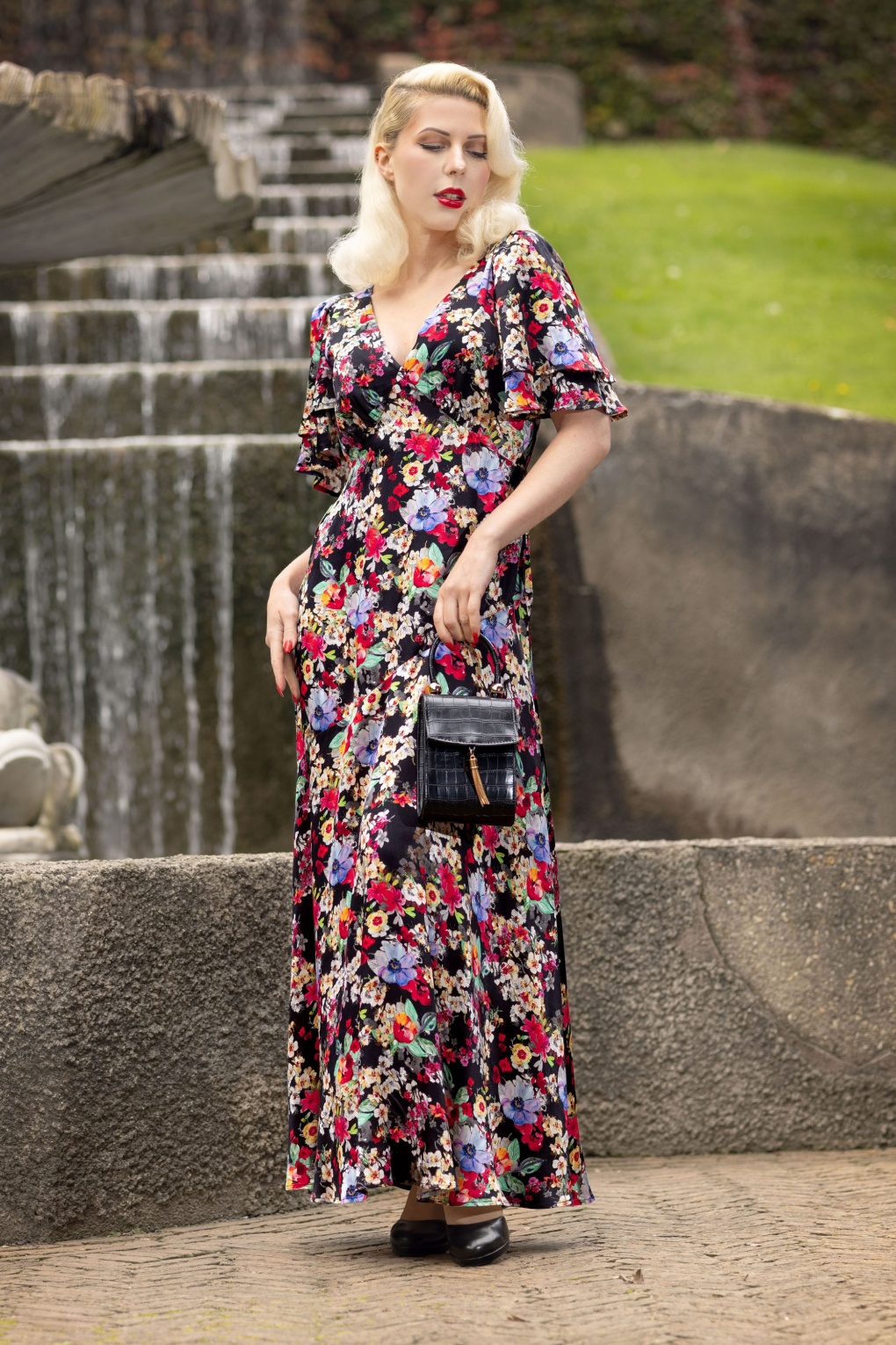 Laura Floral Maxikleid in Schwarz.