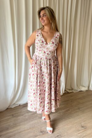 Lysandra Vintage Blumen Midikleid in Rosa.