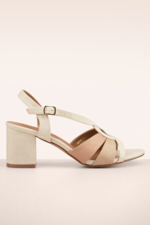 Maci Block Absatz Sandaletten in Creme.