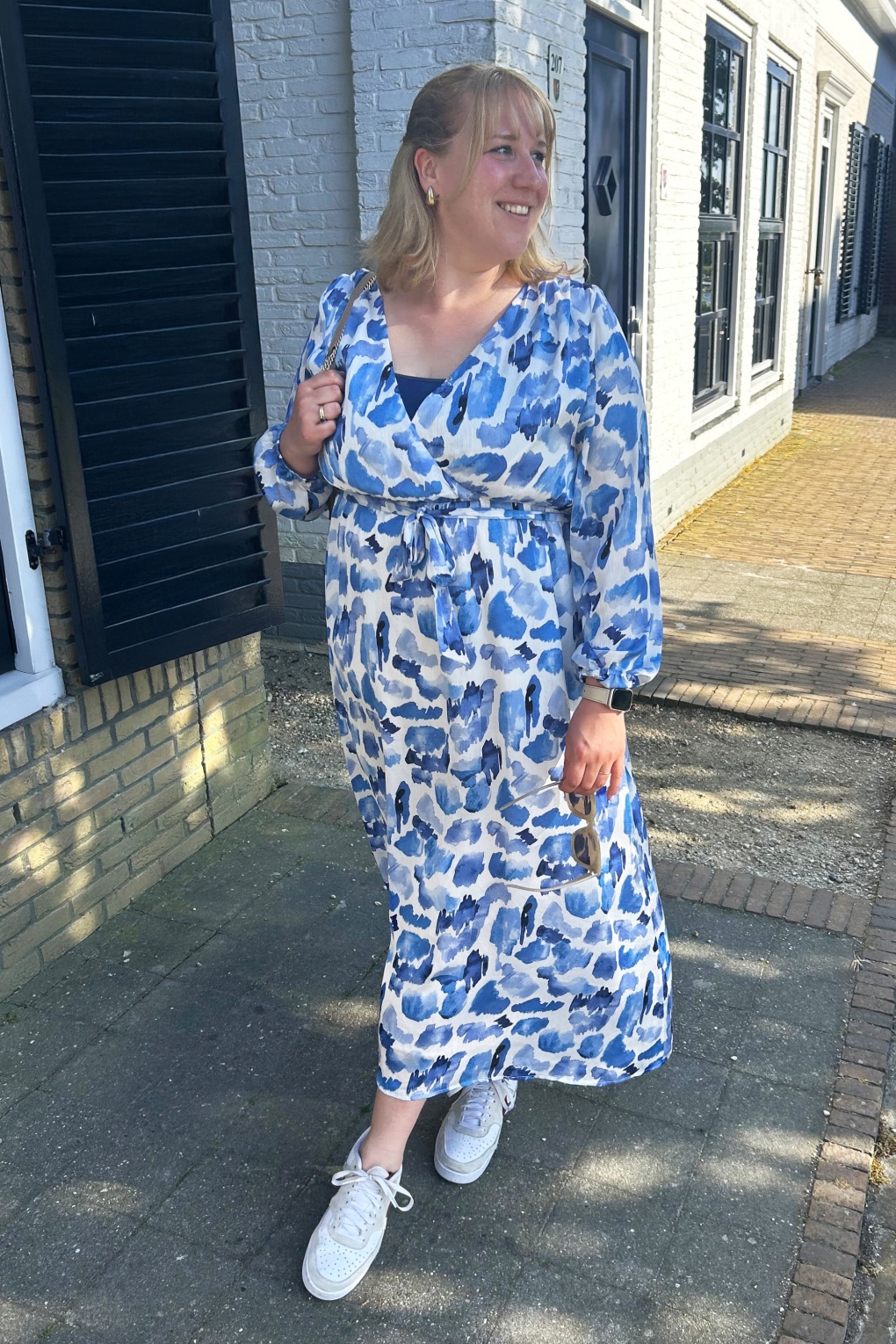 Suzie Maxikleid in Weiß und Blau