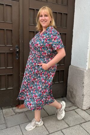 Tea-Party-Kleid in Schwarz und Mehrfarbig