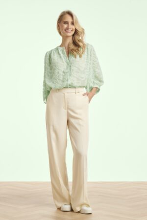 Airy Elegance Bluse in Zartgrün