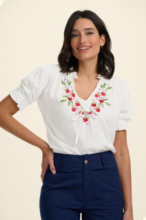 Angelique Wild Strawberry Bluse in Wollweiß