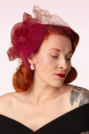 Royal Bloom Fascinator in Himbeerrot