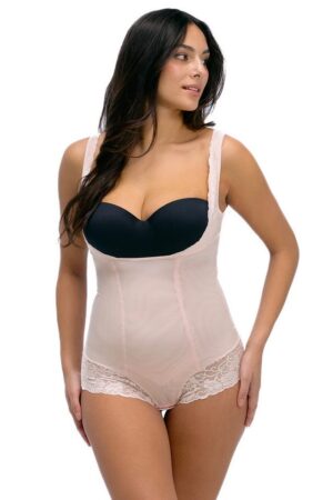 MAGIC Bodyfashion Shaping-Body Super Control Body verleiht der Brust und dem Po ein dezentes Lifting